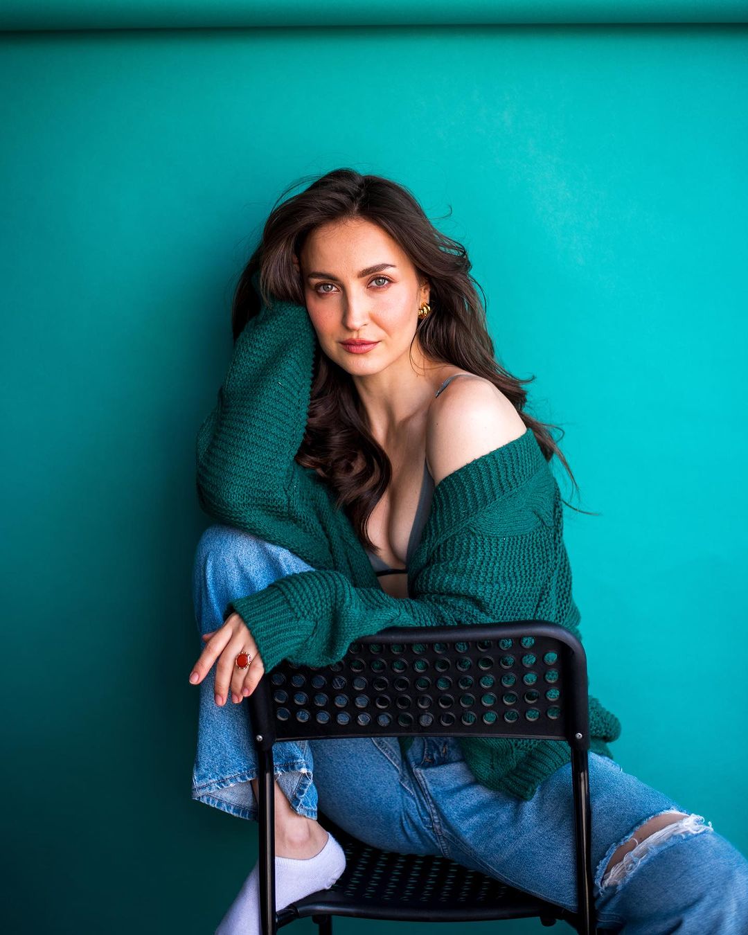 HINDI ACTRESS ELLI AVRRAM IMAGES IN GREEN TOP BLUE JEANS 2